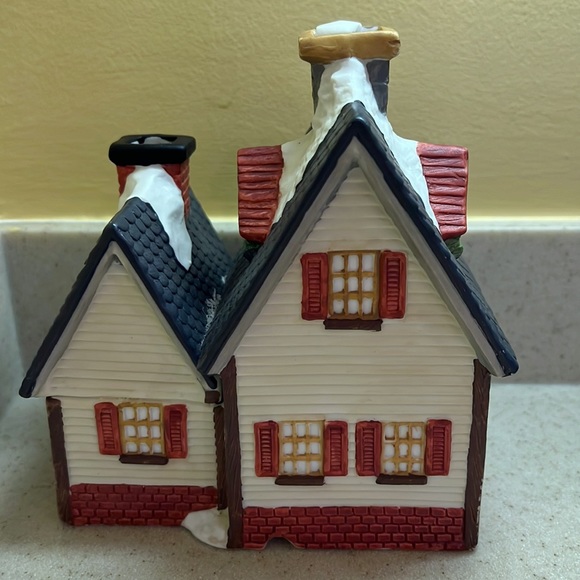 VTG Dickens Collectables Hand Painted Porcelain Lighted House- Candy Shop EUC - Picture 4 of 6